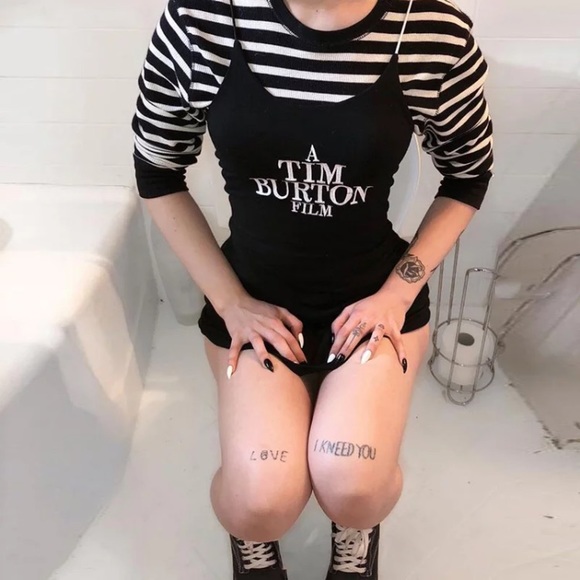 Black a Tim Burton film dress - Picture 10 of 11